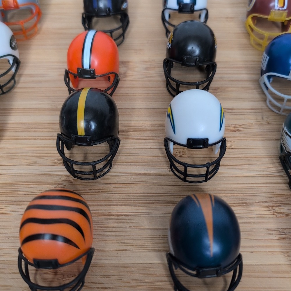 Lot of 30 NFL Mini Helmet Pencil Toppers A&A Global Gumball - Picture 16 of 16